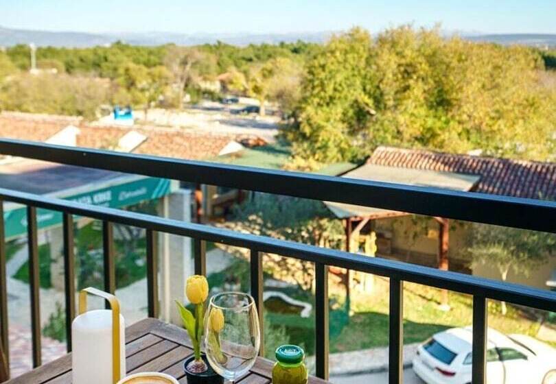 Пансион Cozy Park View Room With Breakfast Included