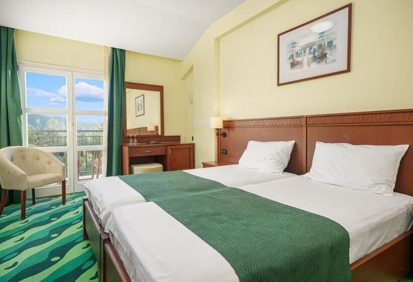 Пансион Cozy Park View Room With Breakfast Included