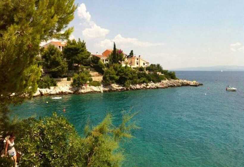 فندق Excellent Double Bed Room With Balcony And Sea View