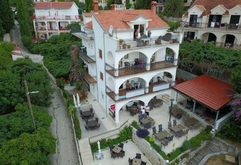 펜션 Cozy Double Bed Room With Balcony And Garden View