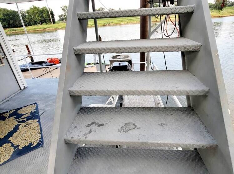 فندق 2 Story Houseboat Seeking A Captain Fishpets Ok