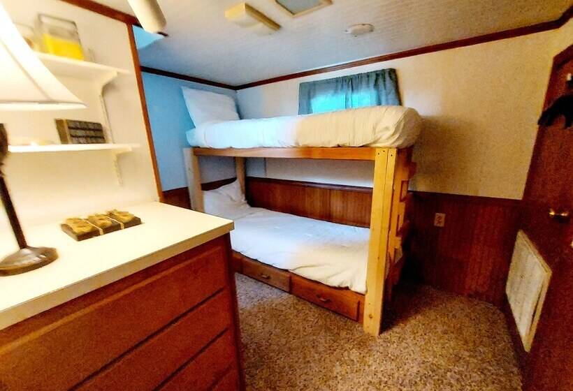 فندق 2 Story Houseboat Seeking A Captain Fishpets Ok