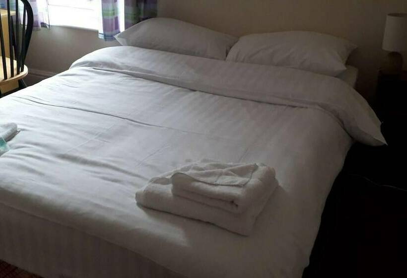 اقامتگاه Grand 4 Bed Quasi Semi House In Manchester