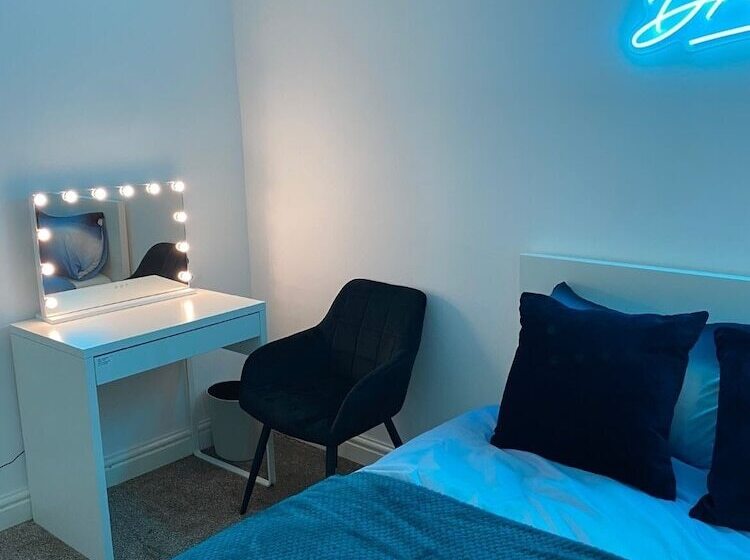 اقامتگاه Inviting 1 Bed House In Bradford