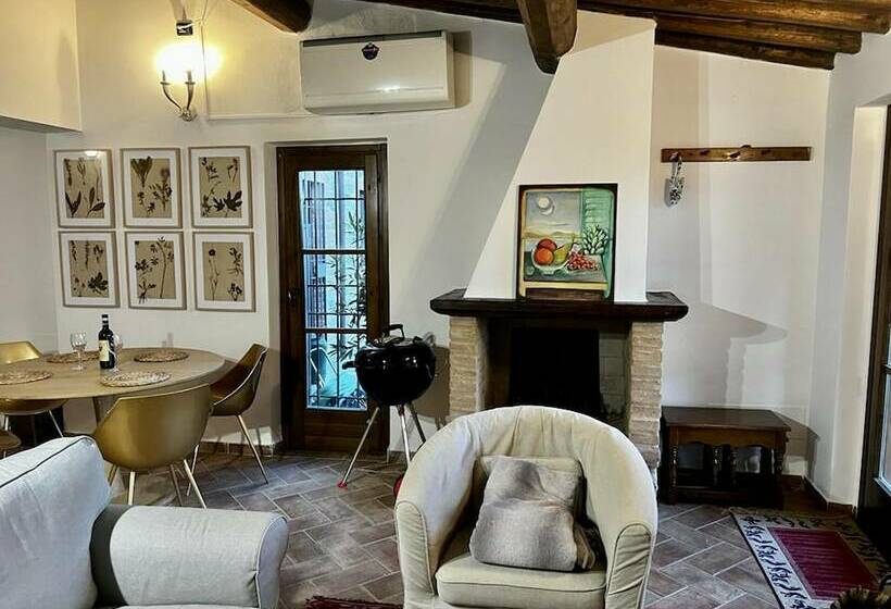 إقامة Lovely Home Between Volterra And San Gimignano