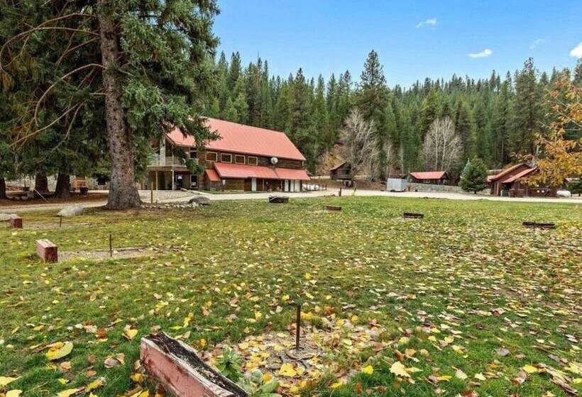 Southfork Lodge Cabin 2
