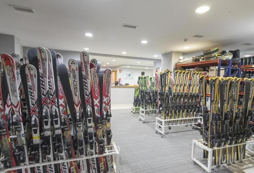 Albergue Inturjoven Sierra Nevada Hostel