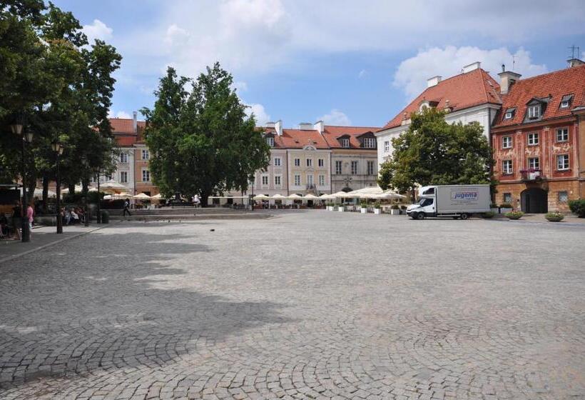 Comfortable Old Town Apartment