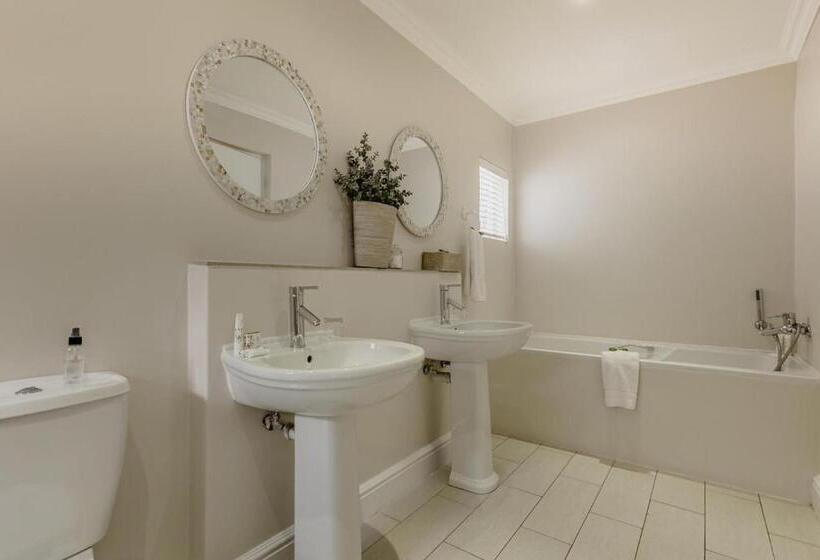 Cottage Pie By Robberg