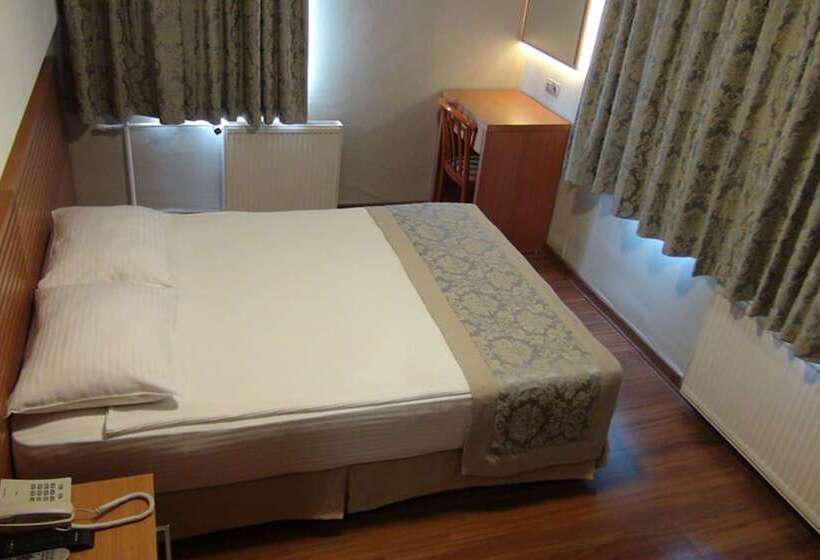 فندق Carikci