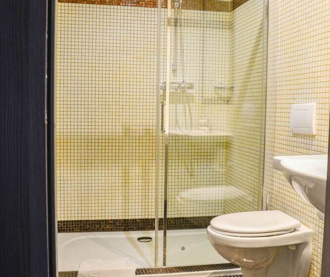 هتل Praha Liberec