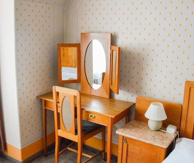 هتل Praha Liberec