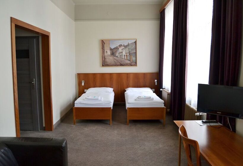 هتل Praha Liberec