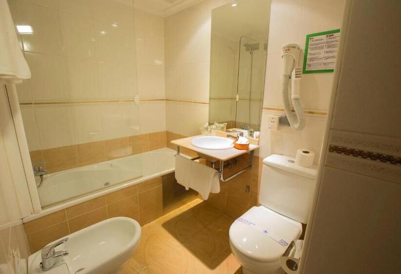 هتل Reyes Catolicos