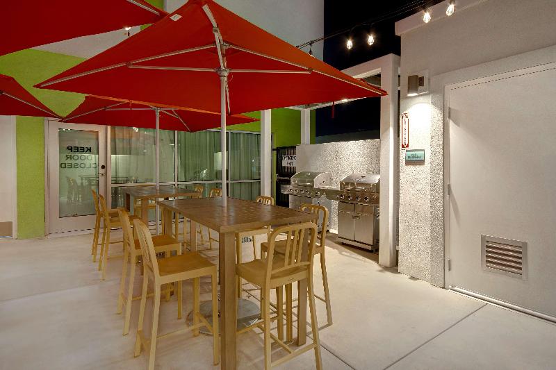 בית מלון כפרי Home2 Suites By Hilton Garden Grove