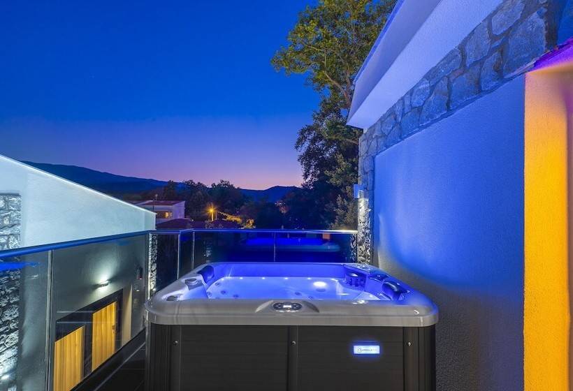 ペンション Alpe Luxury Accommodation