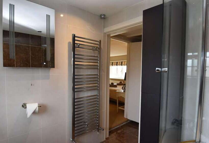 Rose Mullion Cottage