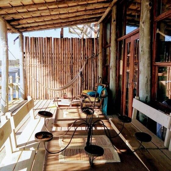 هتل Laguna Garzon Lodge