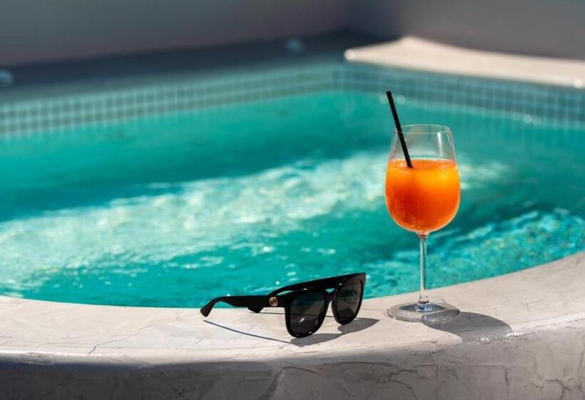 Neoma Luxury Suites