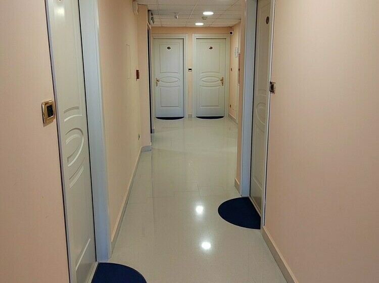 Хостел Residence White Palace