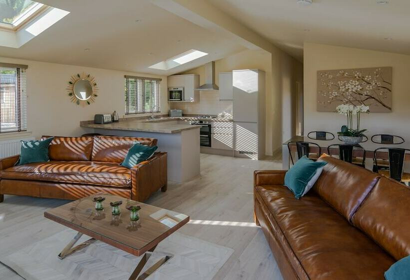 בית מלון כפרי Rowan Lodge, Sleep 6, Hot Tub, Pet Friendly