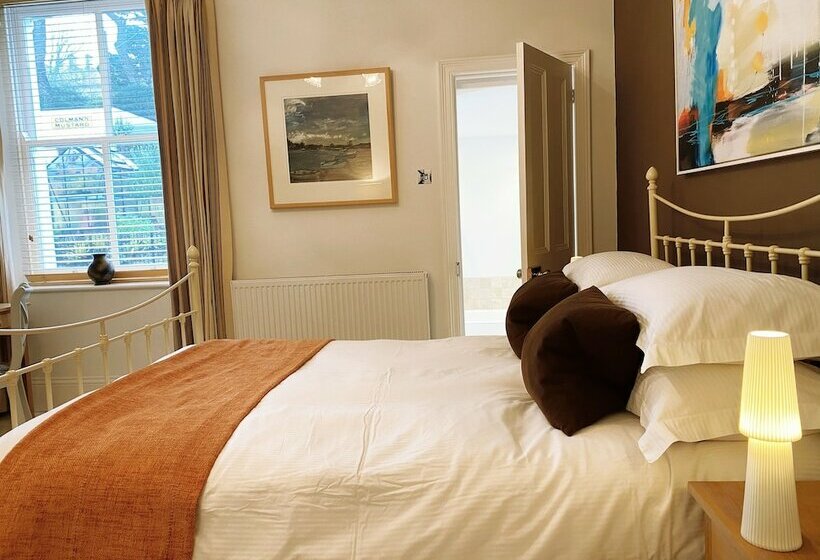 住所  Spectacular Coastal Townhouse In Fowey For 8