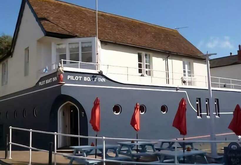 مبيت وإفطار The Pilot Boat Inn