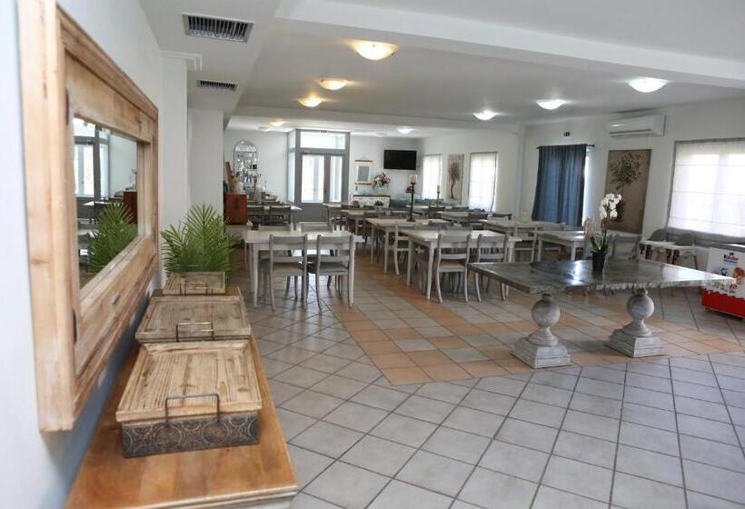 هتل Caretta   Caretta