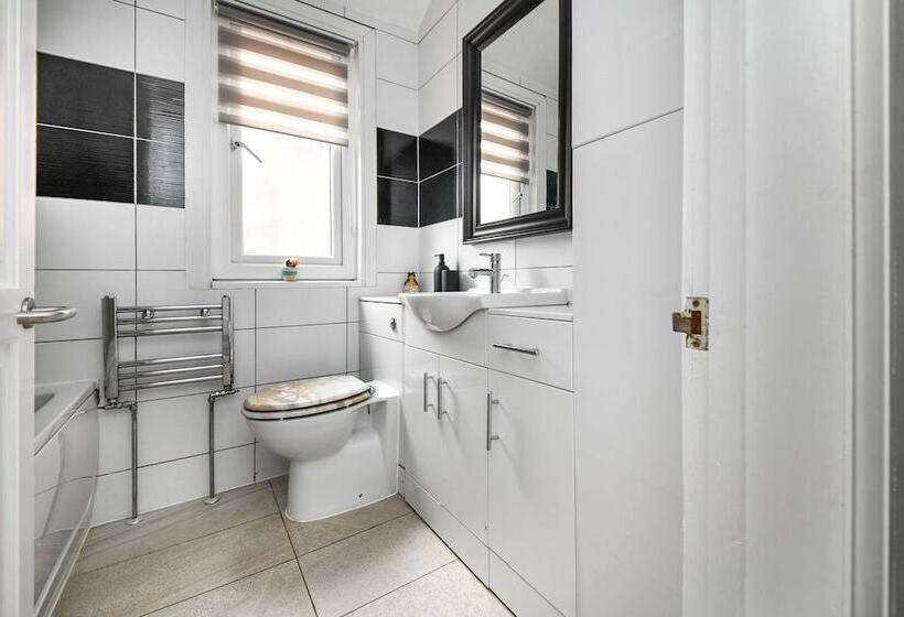 اقامتگاه 4br 10guests Parking Garden