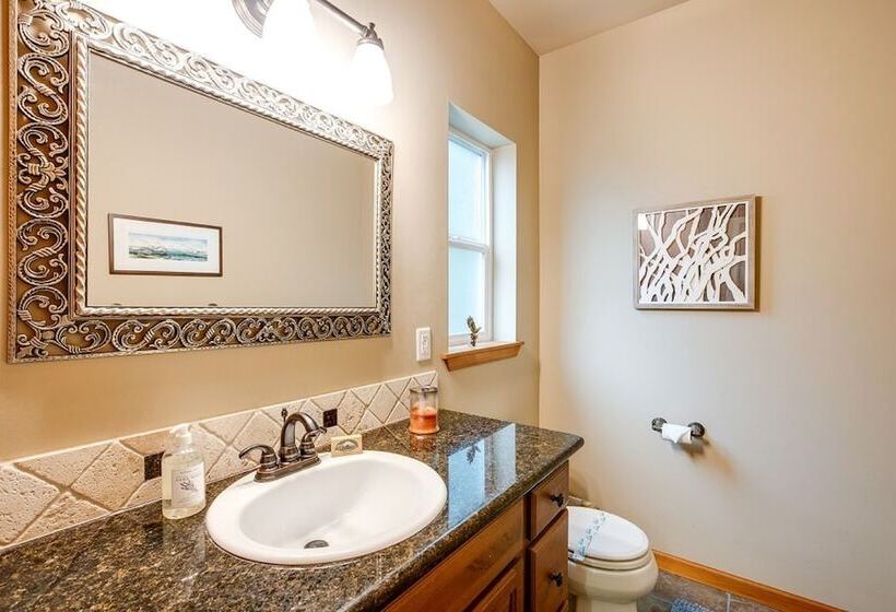 20gs   Wifi   F/p   W/d   Sleeps 6