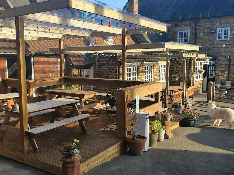 تختخواب و صبحانه The George At Ashley