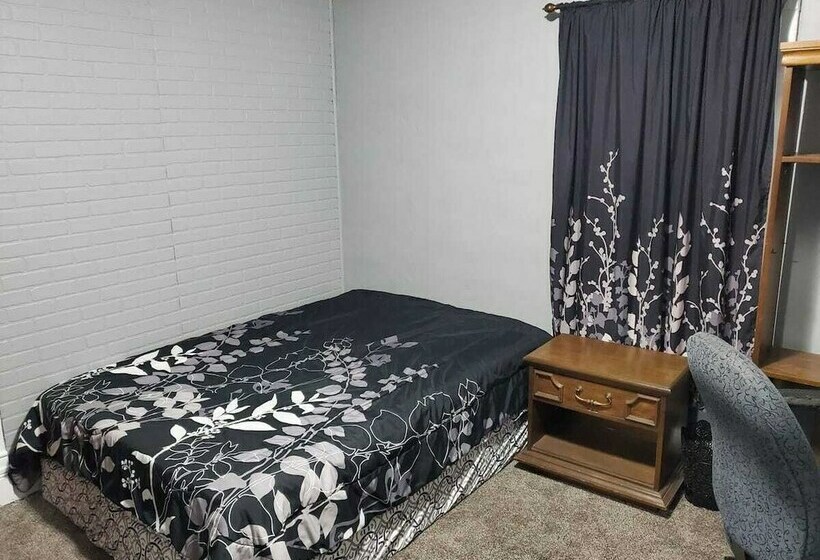 Beautiful Two Story Home By Fountain Lake And Mayo Clinic