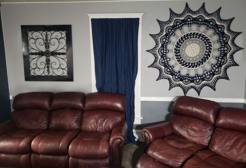 Beautiful Two Story Home By Fountain Lake And Mayo Clinic