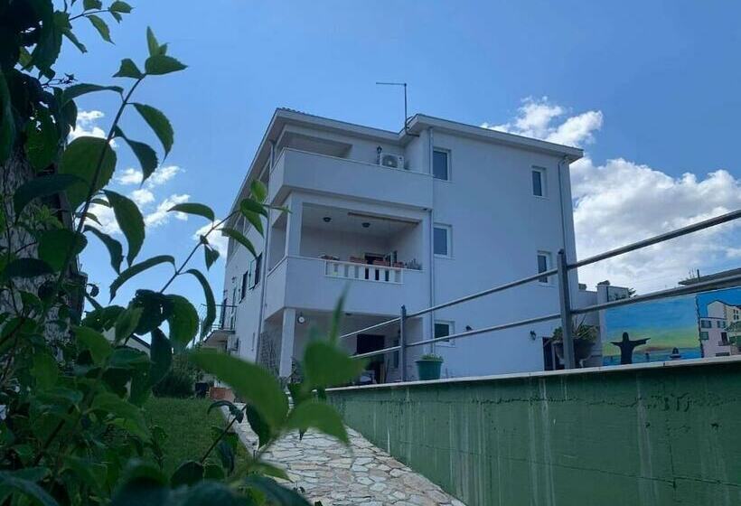 ペンション Imotski Blaue See Apartments , Pool