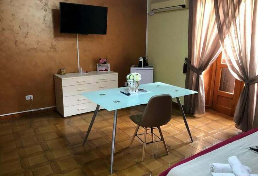 Резиденция Impeccable 3bed House In Vibo Valentia