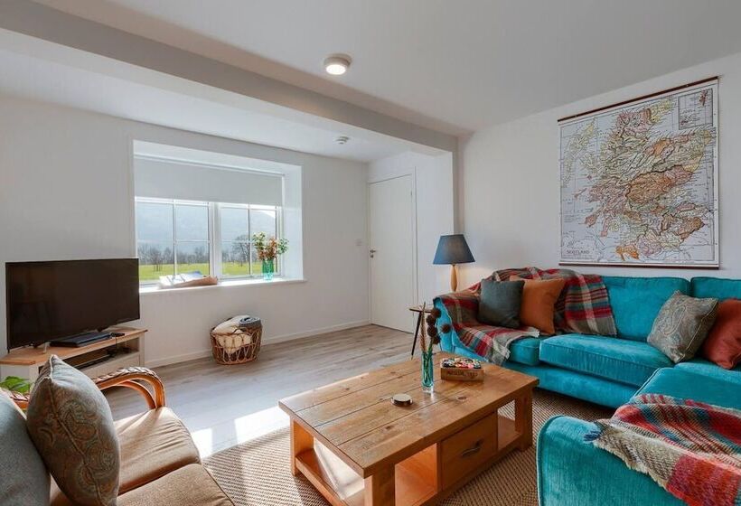 Dalveich Cottage W/hot Tub & Stunning Views