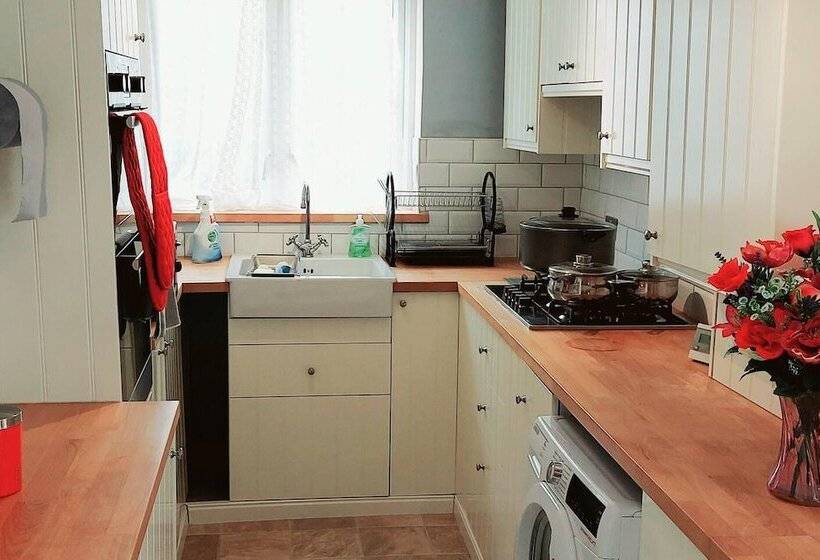レジデンス Beautiful 3 Bed House In Chatham