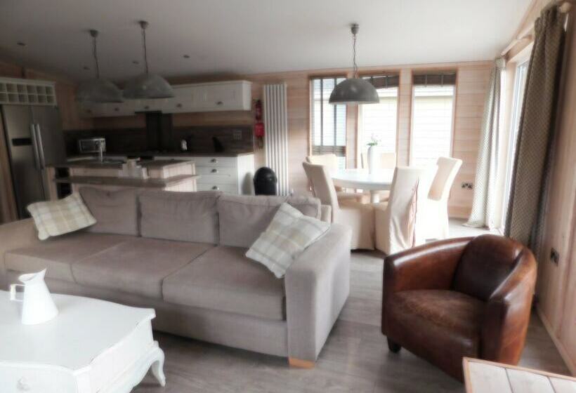 إقامة Lovely 5 Berth Lodge In North Walsham