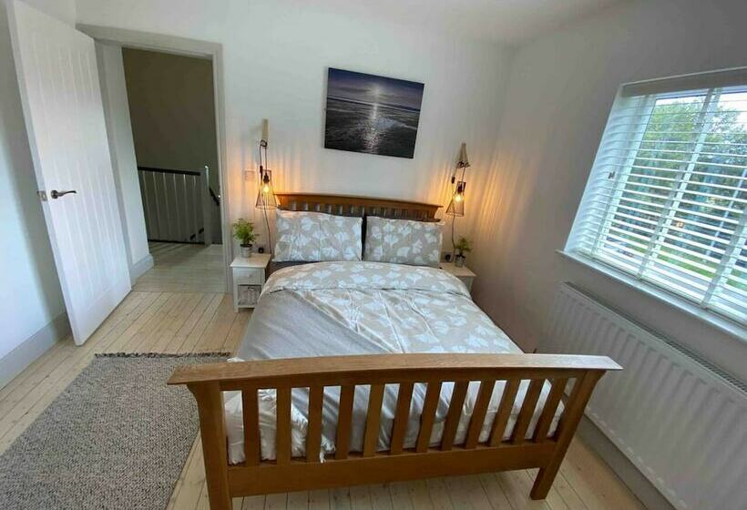 דירת נופש New Modern & Spacious Snowdonia Home  Sleeps 7