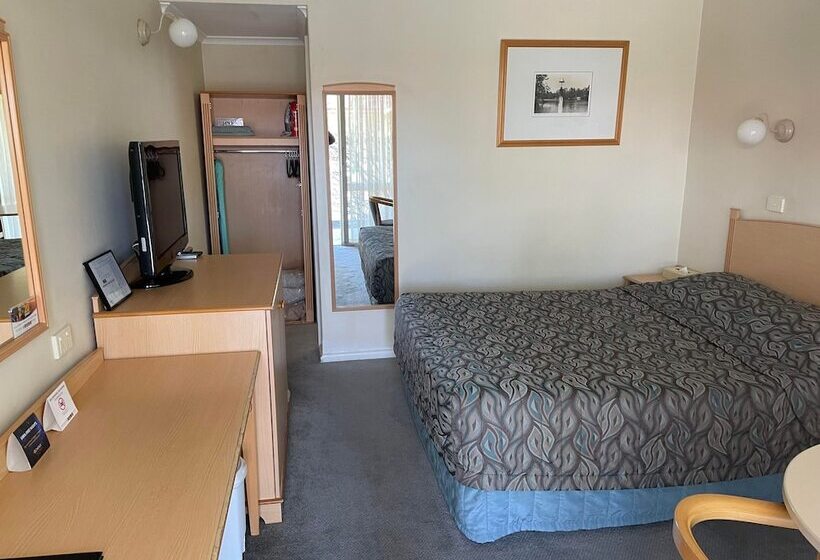 The Oxley Motel