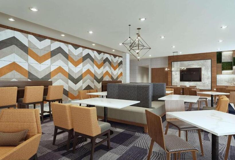 בית מלון כפרי La Quinta Inn & Suites By Wyndham Bardstown