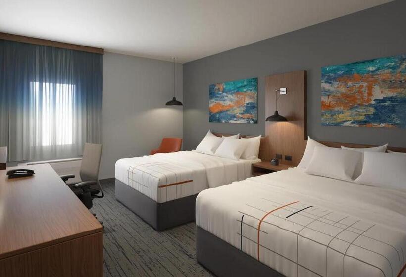 בית מלון כפרי La Quinta Inn & Suites By Wyndham Bardstown
