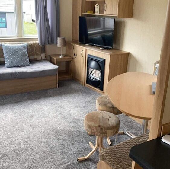 هتل Lovely 3 Bed Caravan In Beautiful North Wales