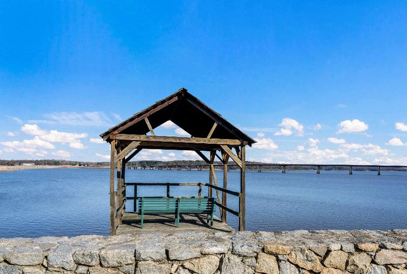 בית מלון כפרי Quality Inn  On The Lake Clarksvilleboydton