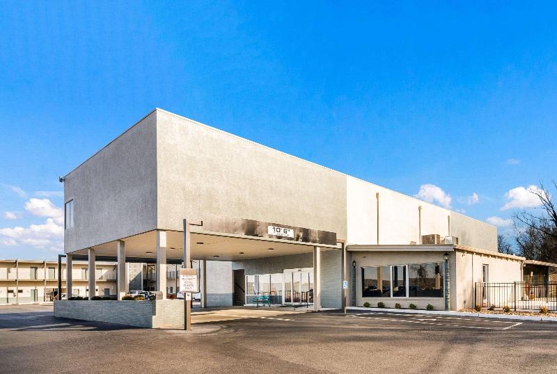 בית מלון כפרי Quality Inn  On The Lake Clarksvilleboydton