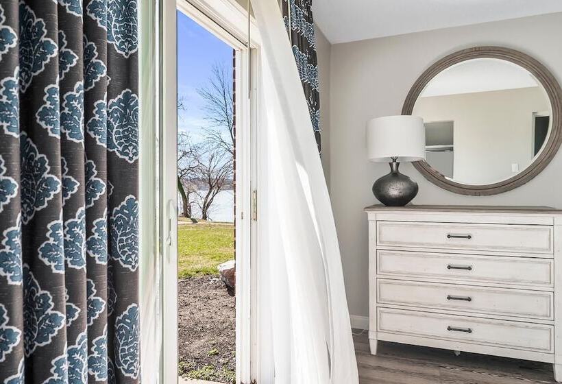 پانسیون First Floor Bay View Deluxe Suite