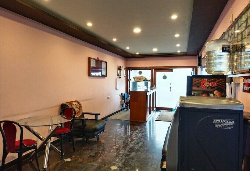 پانسیون Green Park Grand Inn