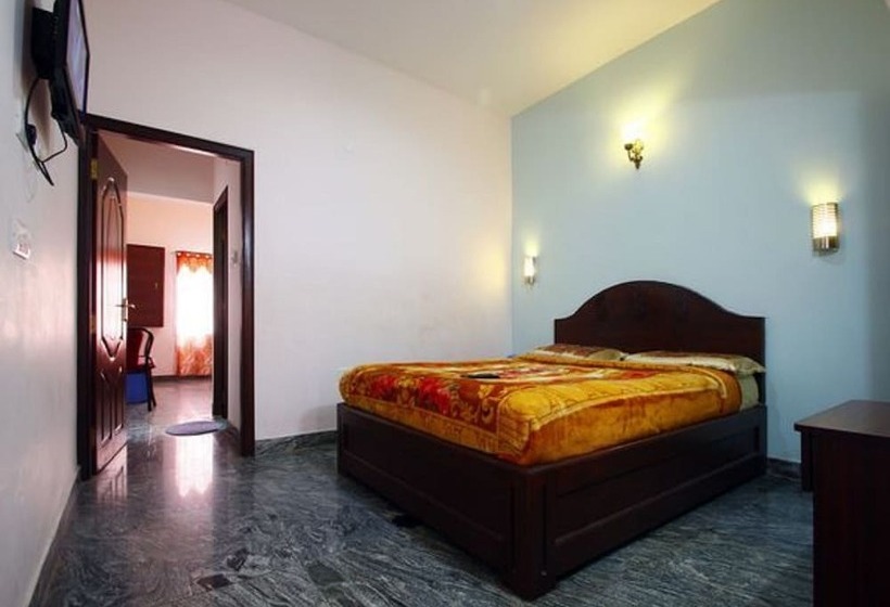 پانسیون Green Park Grand Inn