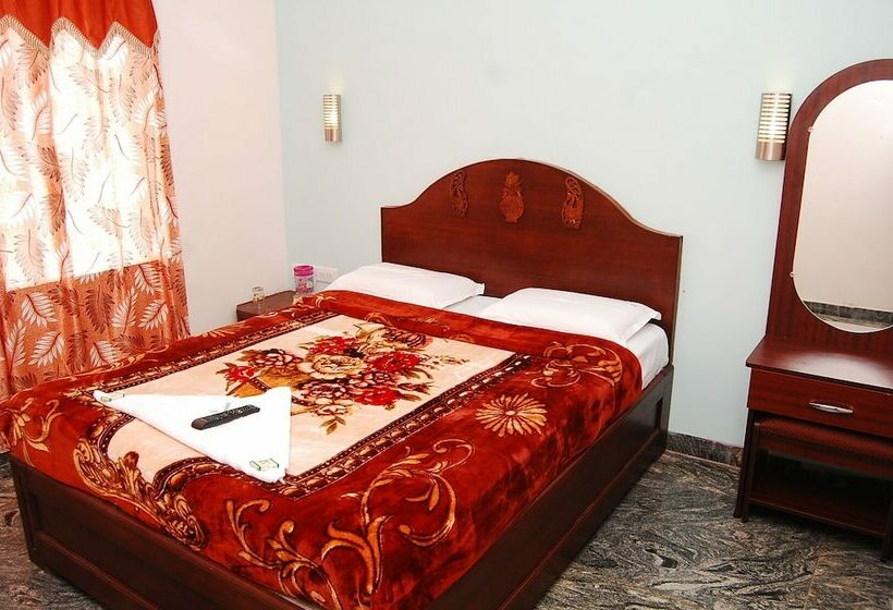 پانسیون Green Park Grand Inn