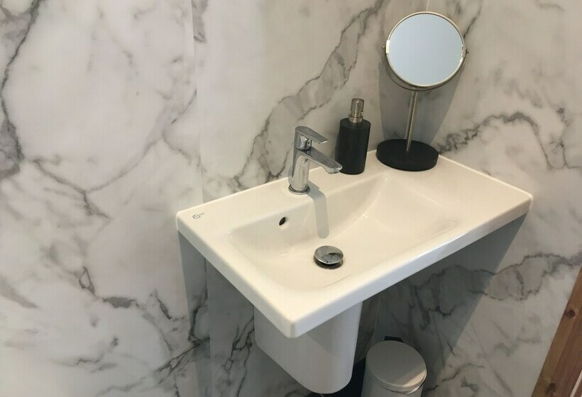 Trewethen Cottage Barn 1,an Idyllic Country Escape